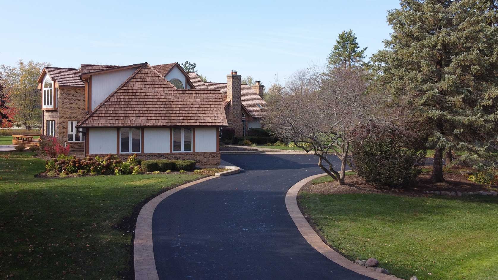 Asphalt Driveway R&R Stamped Concrete Border (1)